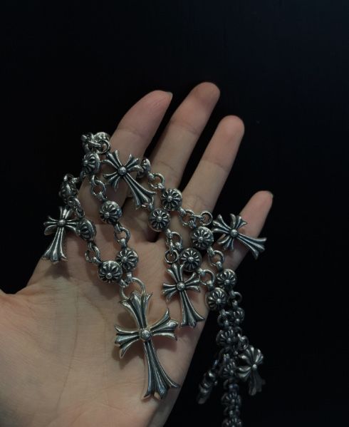 Cross-bead necklace