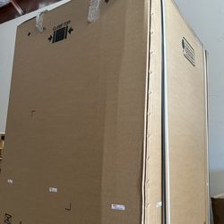 Brand new high end wine fridge kwt2662vis