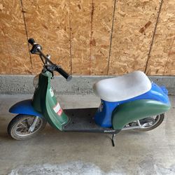 Kids Razor Moped 