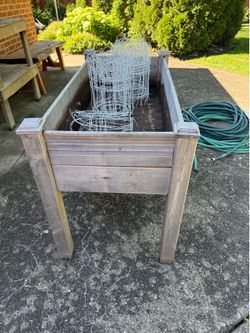 Raised planter