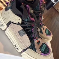 Li-Ning Essence Sneakers SZE: Men’s 8