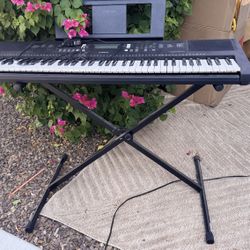 Keyboard piano