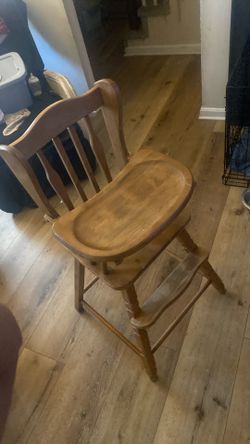 wooden high chair 