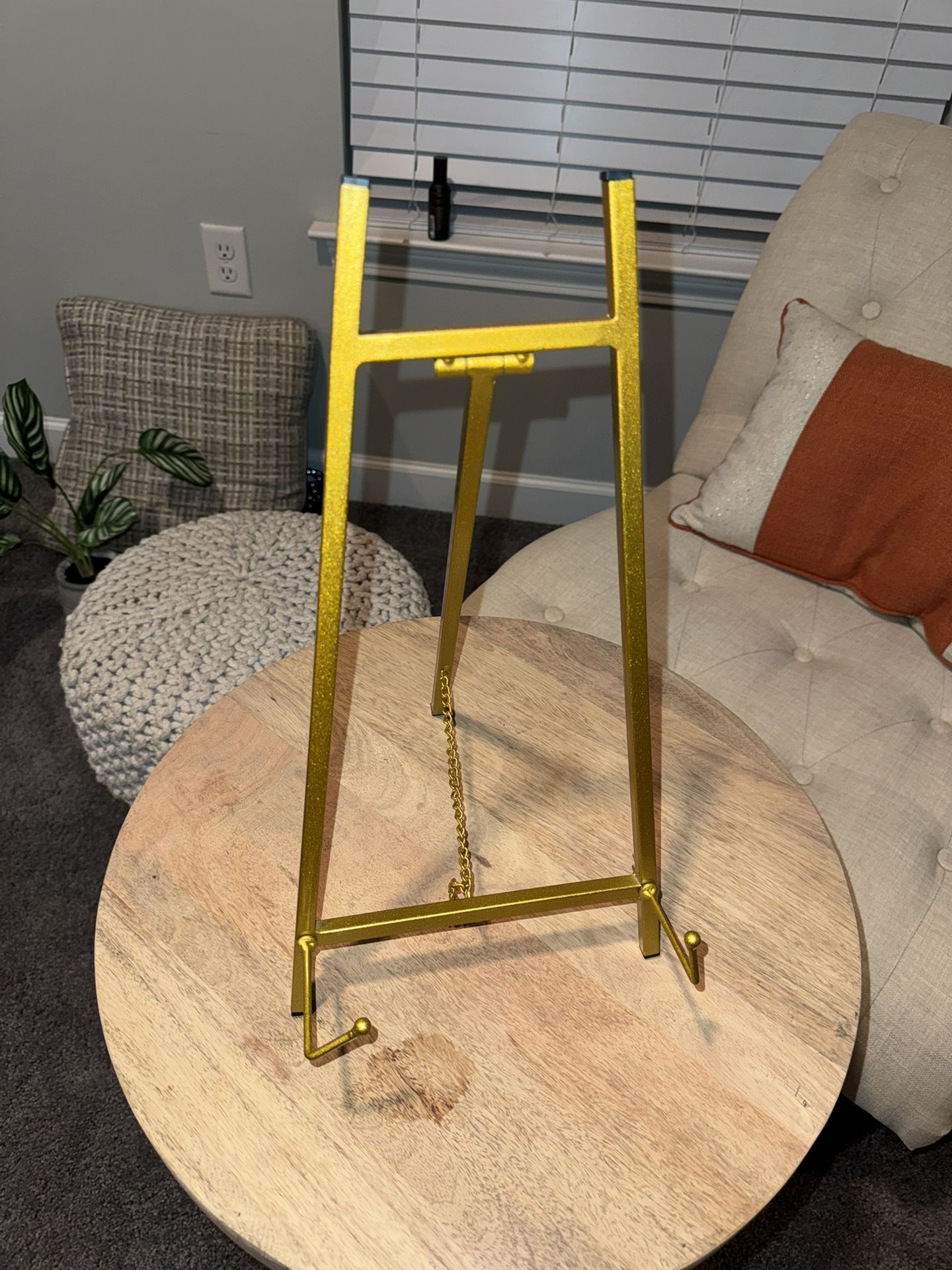 16.5in Gold Tabletop Easel