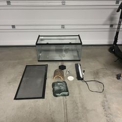 Zilla Critter Cage + Accessories (LIGHT WORKS) Negotiable 