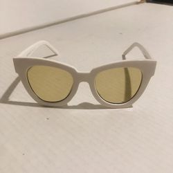 A J Morgan White Sunglasses