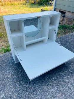 Floating desk/vanity.