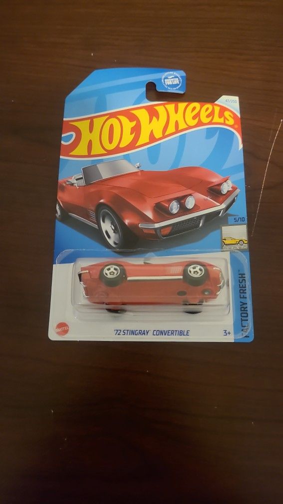 Hot Wheels '72 Stingray Convertible