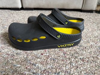 VKTRY Recovery clogs black size 12 mens