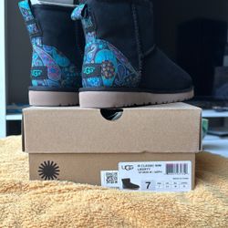 Uggs Mini 