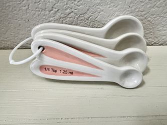 Target Bullseye Bunny Ear Measuring Spoons