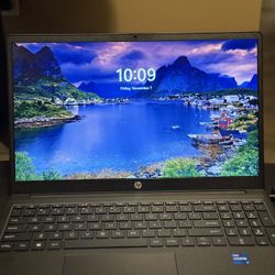 HP Laptop 15-fd0077nr 15.6", Windows 11 Home,  Intel® Core™ i7, 8GB RAM, 256GB SSD, HD, Jet black