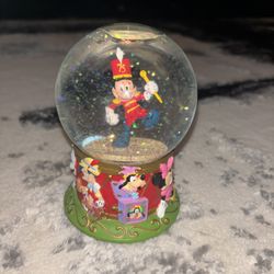 Mickey Mouse Snow Globe 