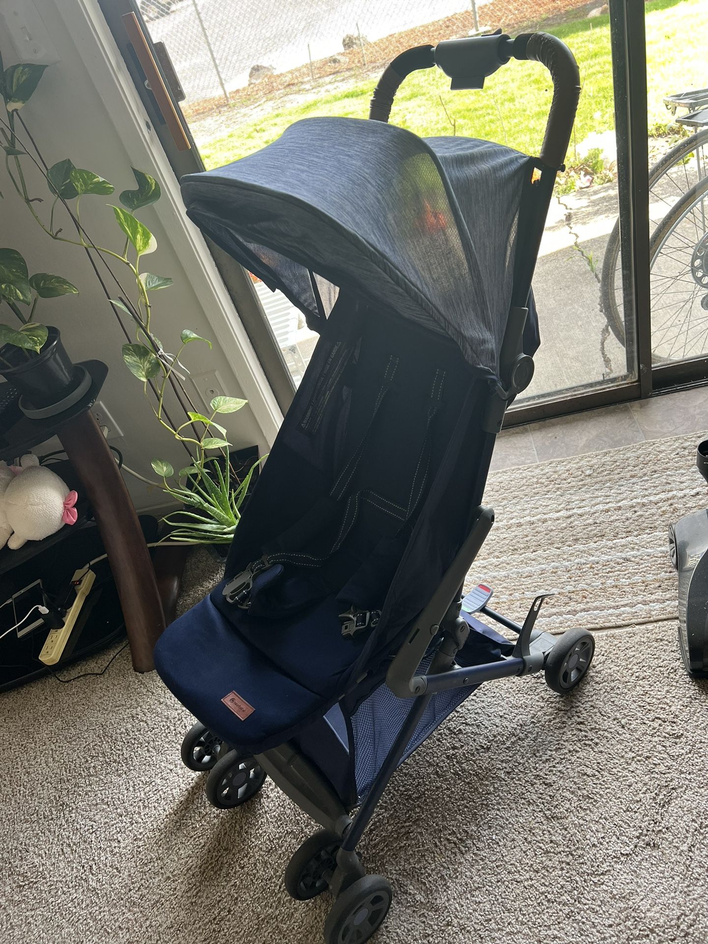 MonBebe Cube Compact Stroller with storage and visor, Blue