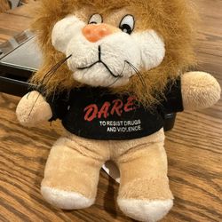 Vintage 1990’s D.A.R.E. Stuffed Plush Lion Daren The Lion W/ DARE T Shirt 90’s