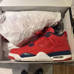 Jordan 4’s 200$ Size 9