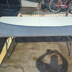 Mesa para fiesta se dobla Fasil de guardar para sus reuniones