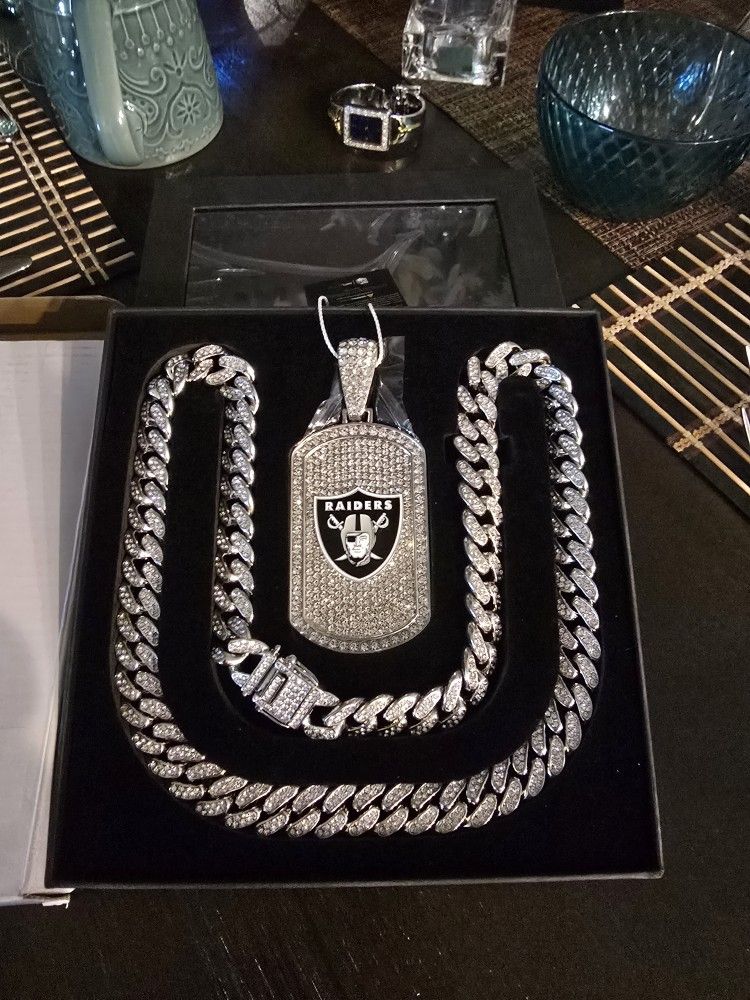 RAIDERS OFFICIAL NFL BLING Necklace