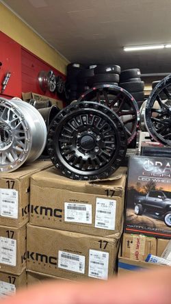 All Black Kmc Wheels 17’
