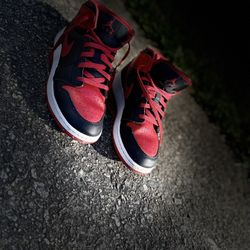 Jordan 1 Mid "Black/Fire Red/White" Grade School Boys' Shoe