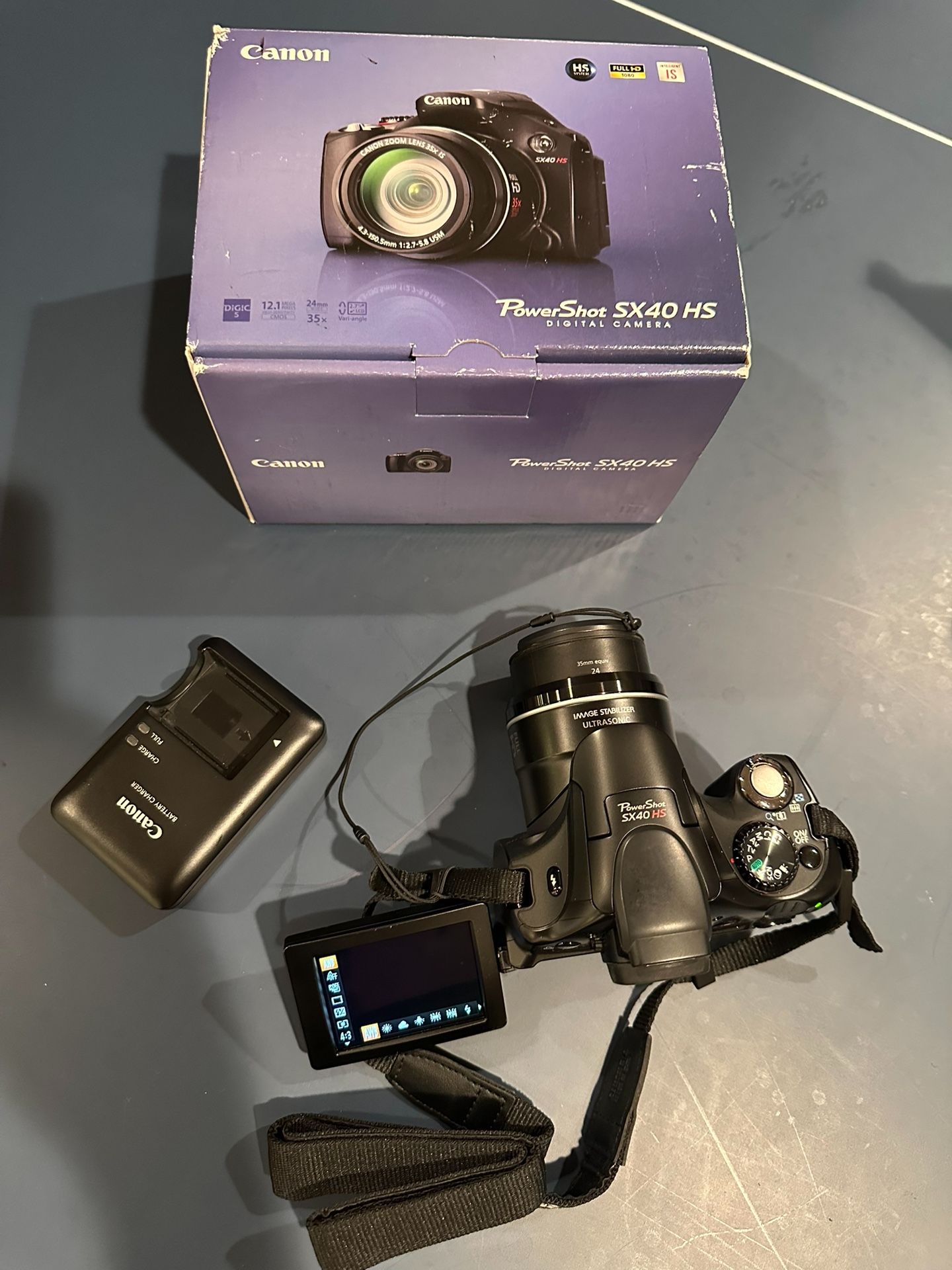 Canon Power Shot SX40 HS digital SLR camera 35x optical zoom