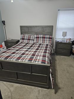 QUEEN BED SET