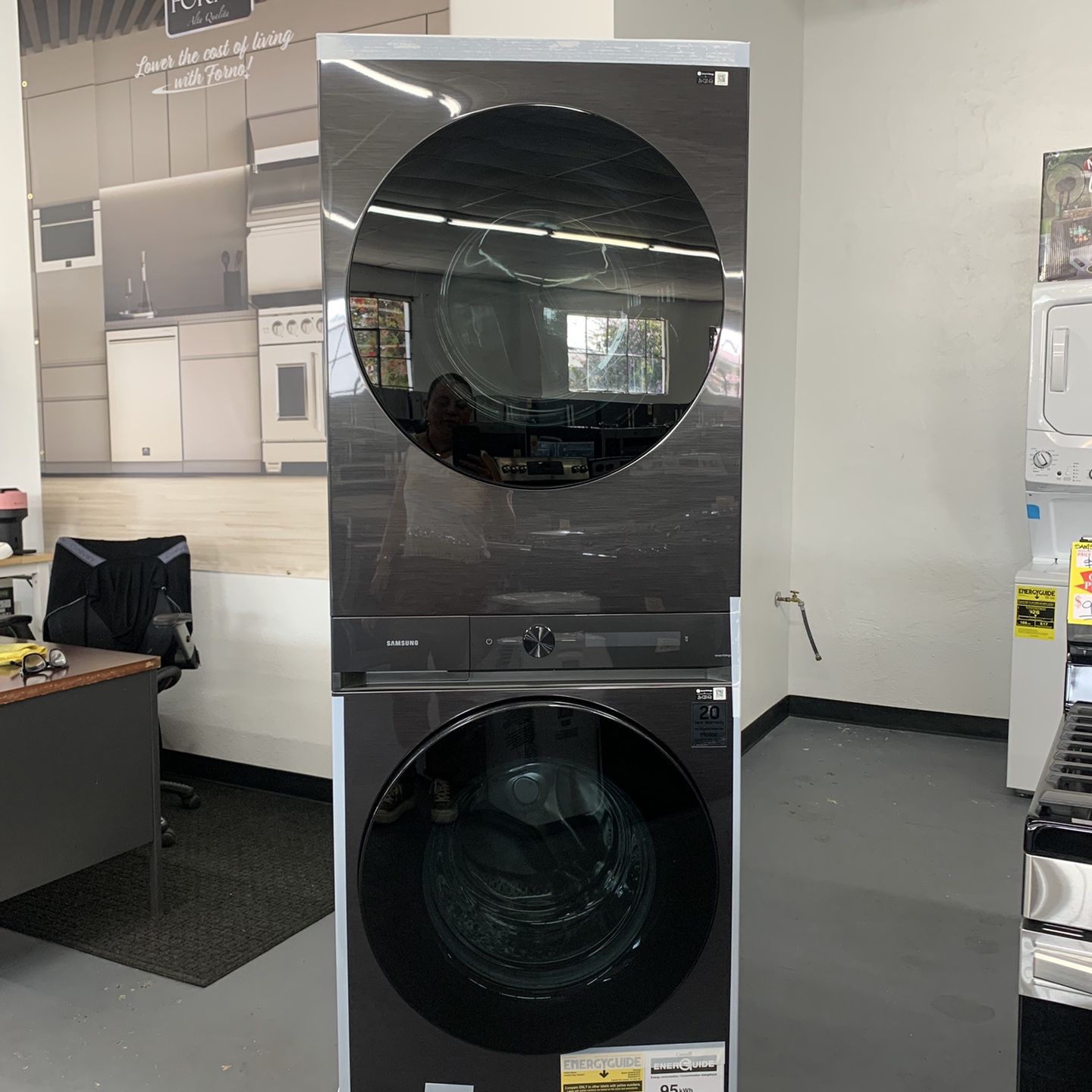 SAMSUNG BESPOKE 4.6 Cu Ft Large Capacity Single Unit Al Laundry Hub Washer With 7.6 Cu Ft Gas Dryer In Brushed Black $2,199.00