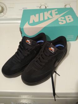 Nike SB FC Standard Black on Black Skate Shoes Mens Size 9.5 9 1/2 NIB