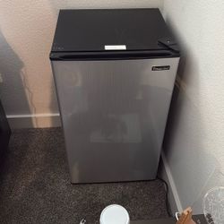 Mini Fridge 