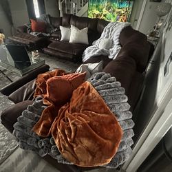 5 to 7 seat reclining sofa