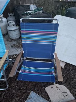 Beach chair in great condition with backpack carrier