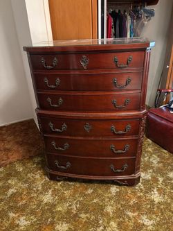Vintage Mahogany Chest of Drawers