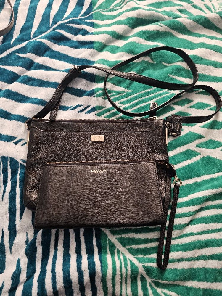 COACH  PURSE  with  MATCHING  WALLET