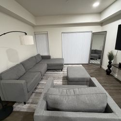 Sectional/ottoman/chair