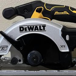 New Circular Saw Dewalt 20V MAX Cordless Brushless 6-1/2 in(tool Only )