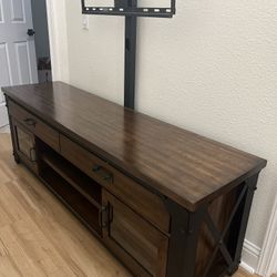 Odessa 3-in-1 TV Console – Excellent Condition 