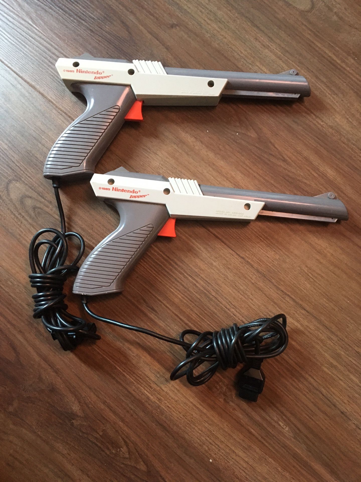 2 Old Nintendo Zappers