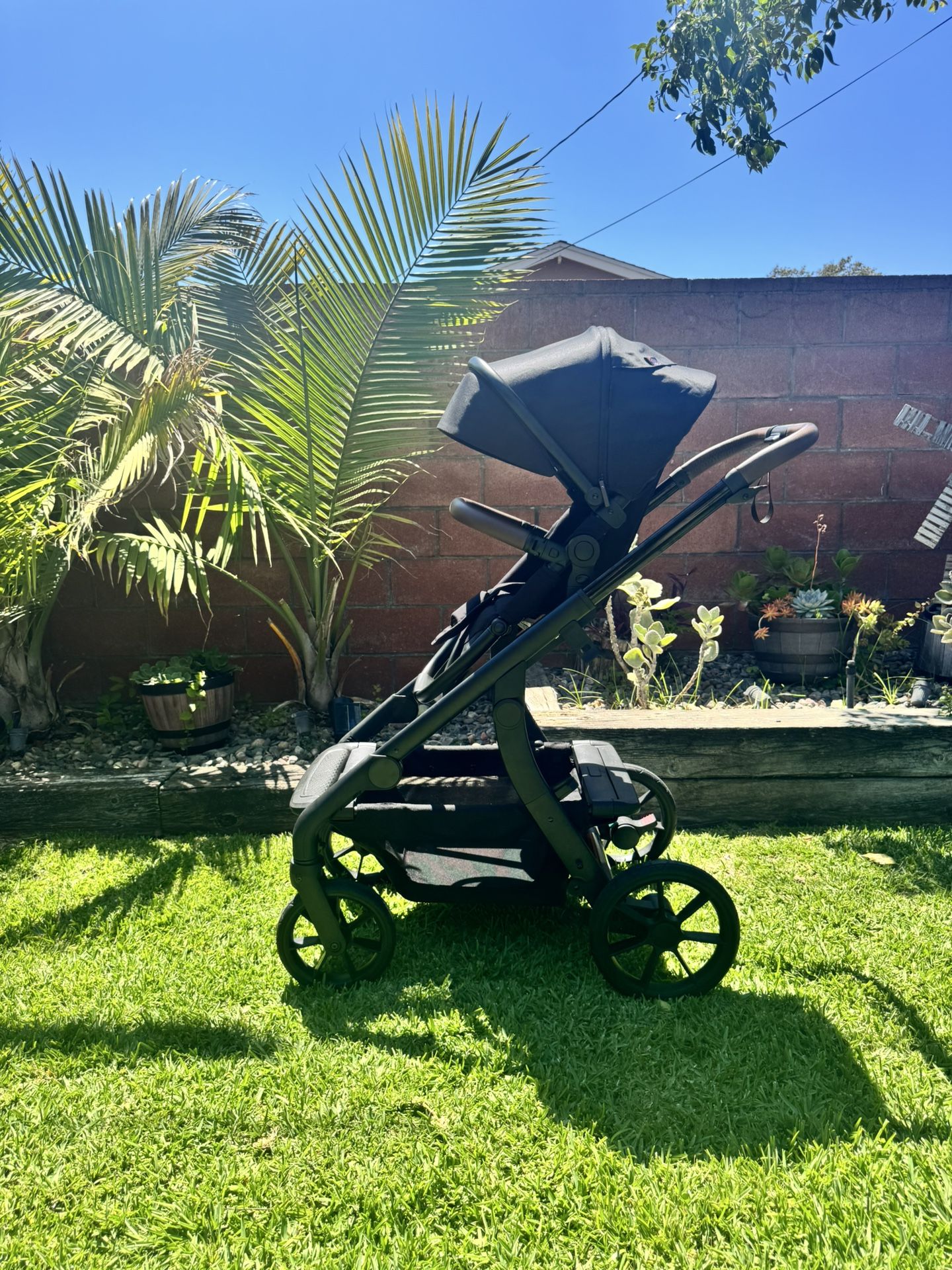 Brand New Momcozy ChangeGo Stroller