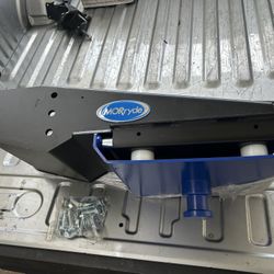 New 24k MORyde 5th Wheel Pin Box