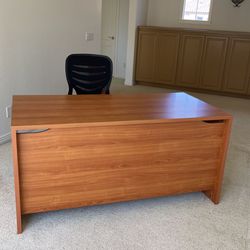 Free Office Or Home Desk And Chair
