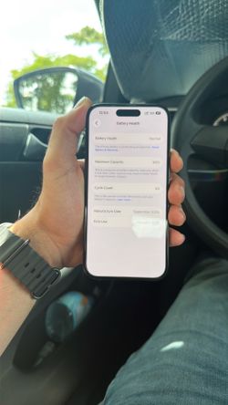iPhone 15 128gb factory unlocked 98% battery health