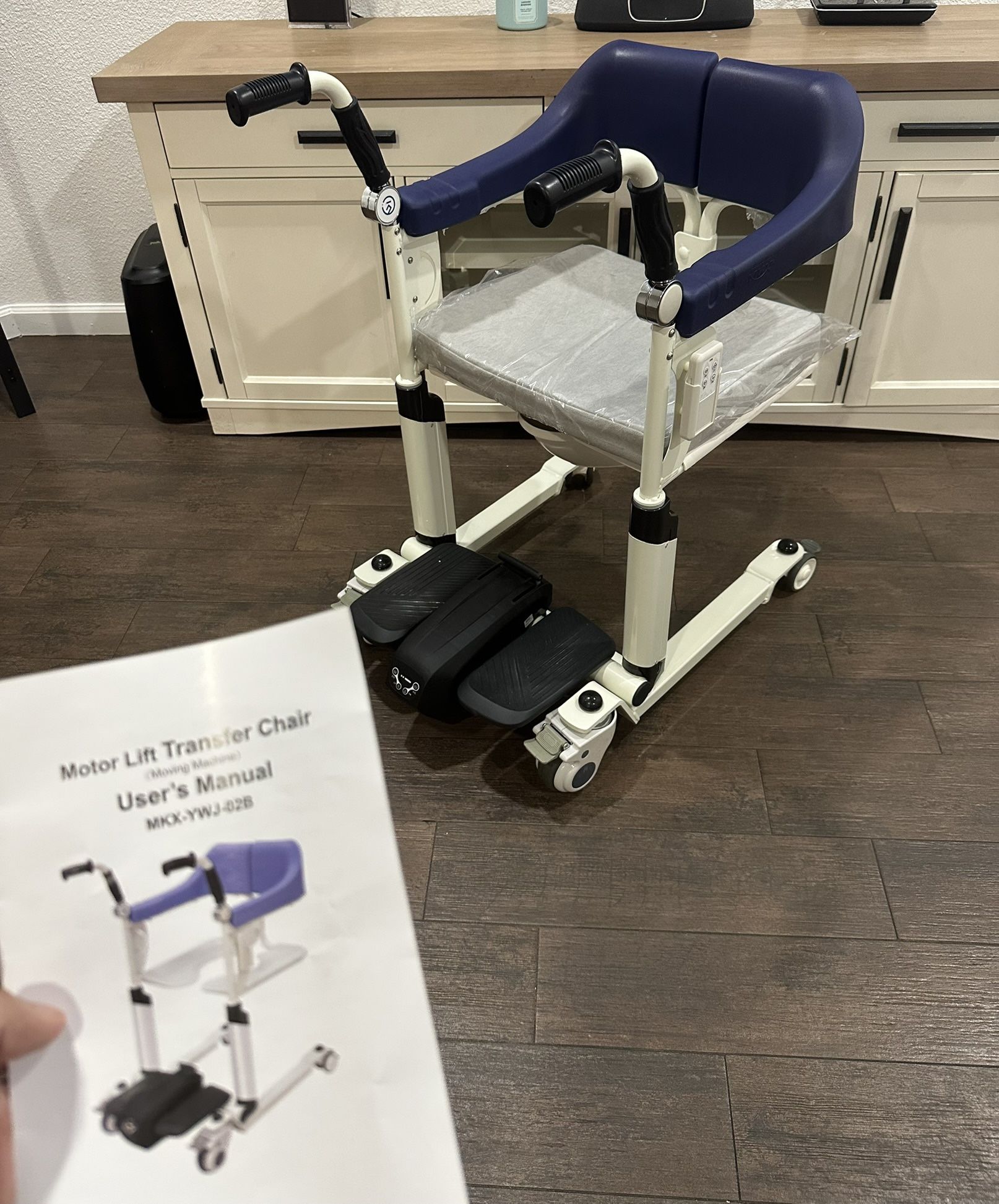 Electric Transfer/Lift Chair New