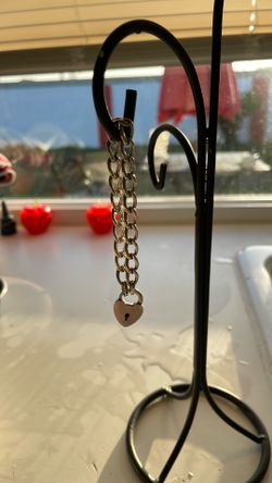 Vintage Sterling silver heart padlock bracelet From the 1940s