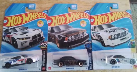 HOT WHEELS BMW x3 $12