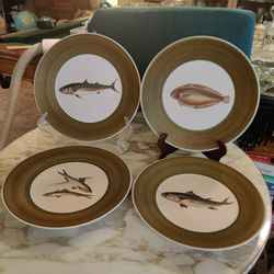 FRENCH COLLECTIBLE PLATES SET 