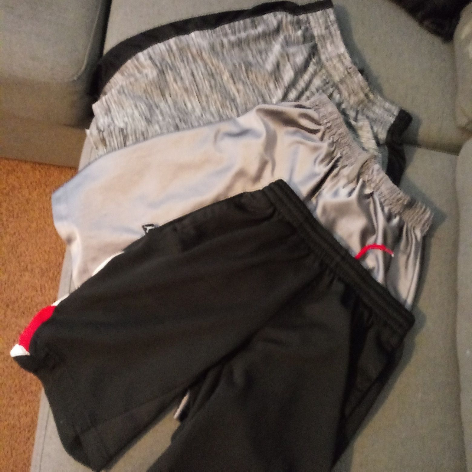 Boy basketball shorts (Mediums)