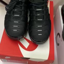 Size 8.5 vapor maxes band new