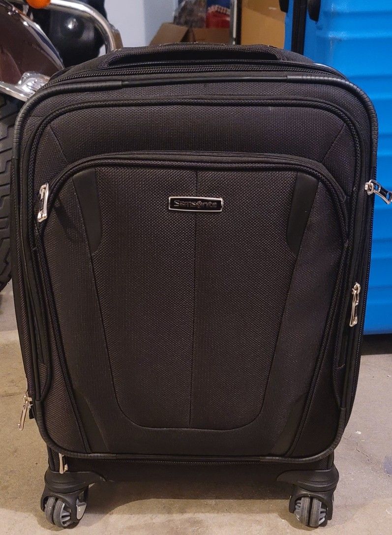 Samsonite Softside Expandable Luggage with Spinner Wheels Carry-On 21" 