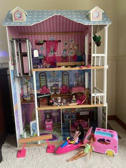 Barbie Doll House And Lots Of Accessories 