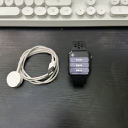 Nike Apple Watch SE